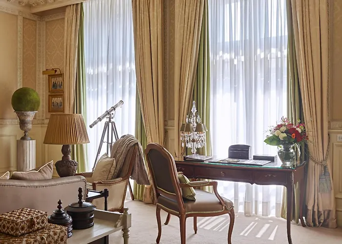 Eurostars Grand Hotel 5*