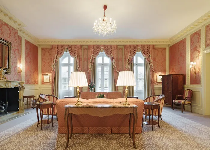 Eurostars Grand Hotel 5*