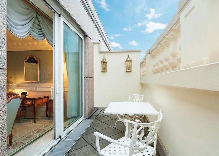 Eurostars Grand Hotel